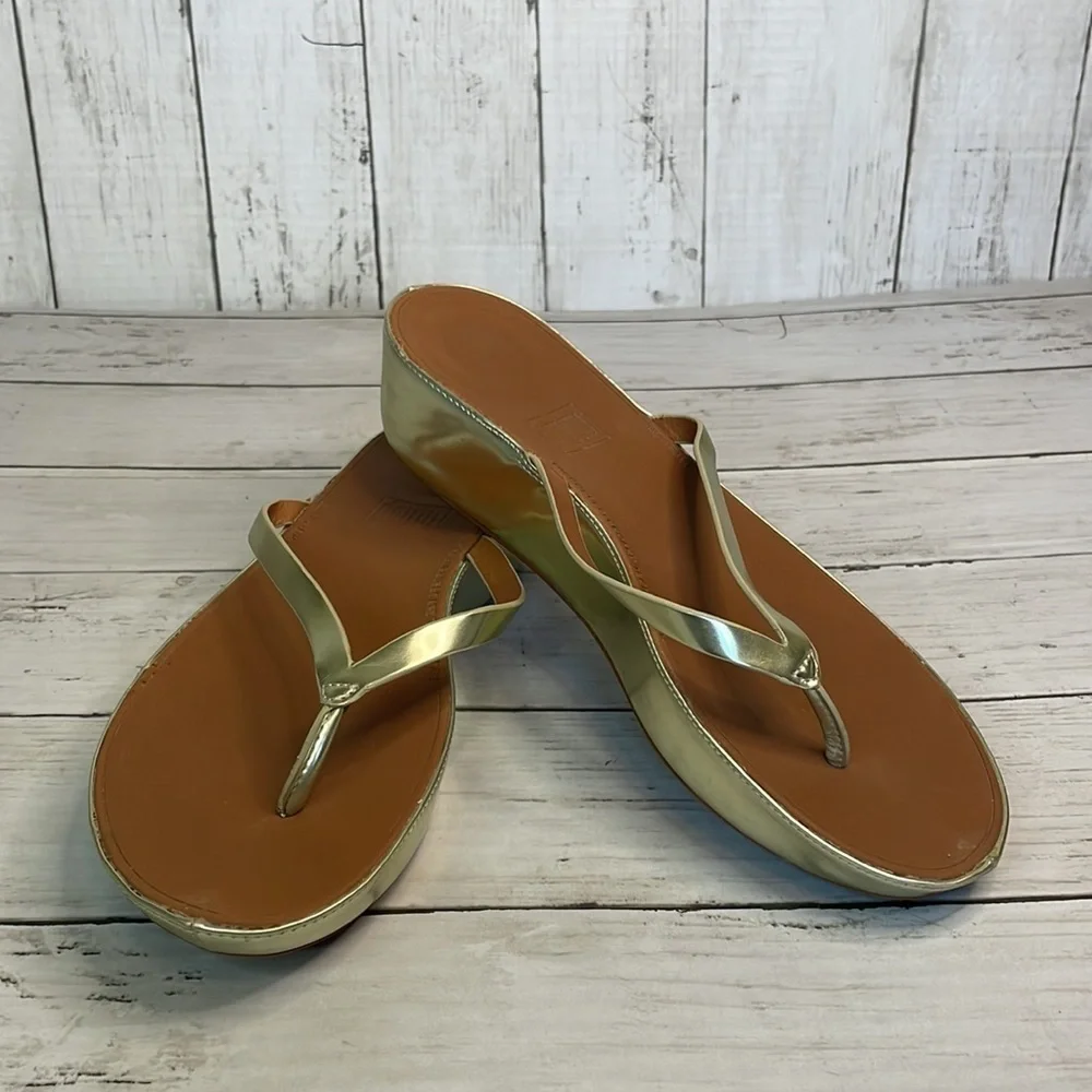 Fitflop Gold Leather Wedge Thong Sandal - Picture 7 of 14